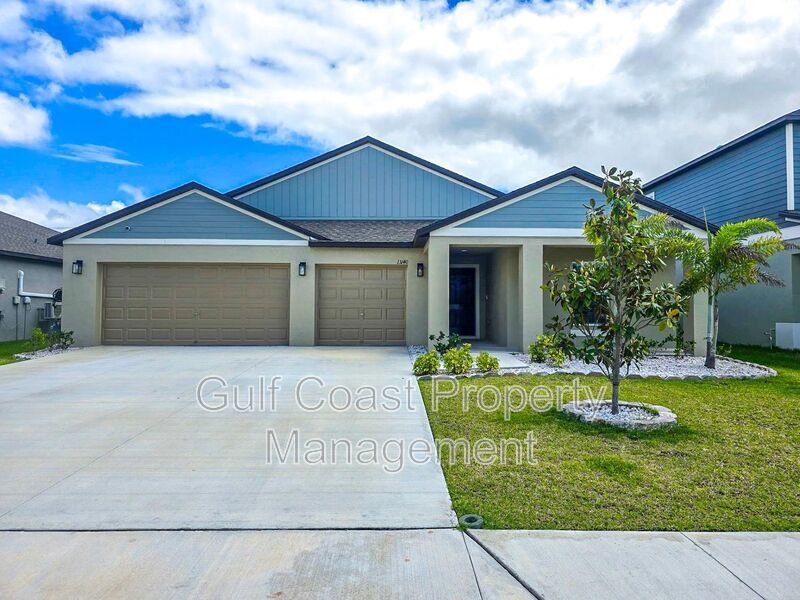 Annual 4BR + Flex Room Home with 3-Car Garage in Prosperity Lakes – Cul-de-Sac, Fenced Yard & Resort-Style Amenities property image