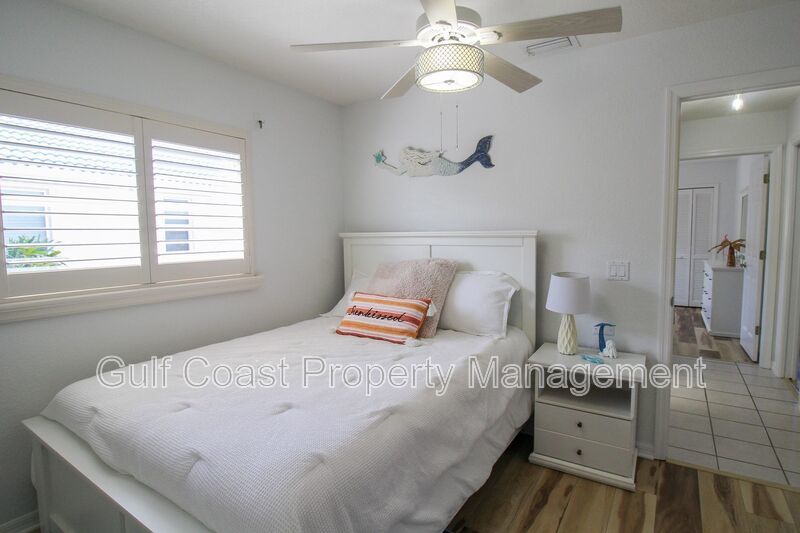 Waterfront Pool Home in Burnt Shore Isles property image