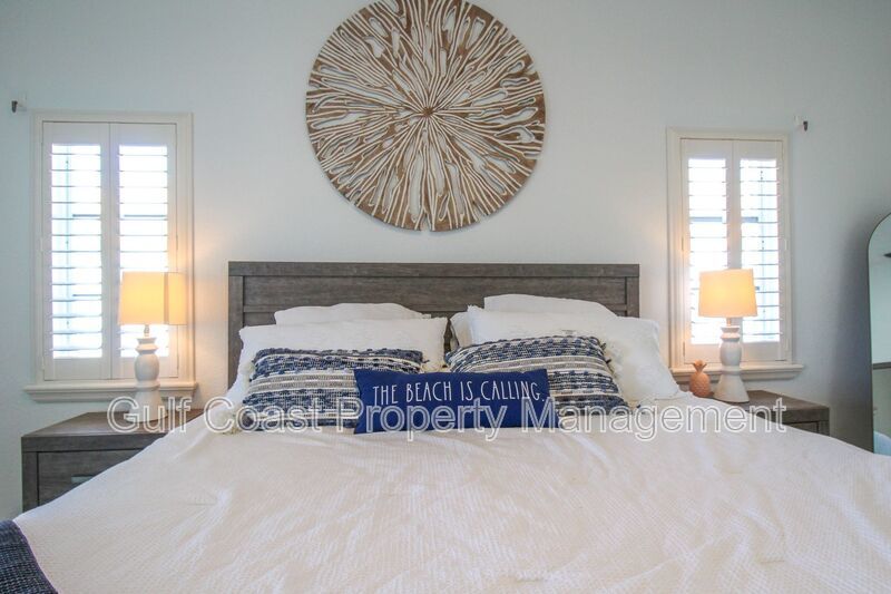 Waterfront Pool Home in Burnt Shore Isles property image