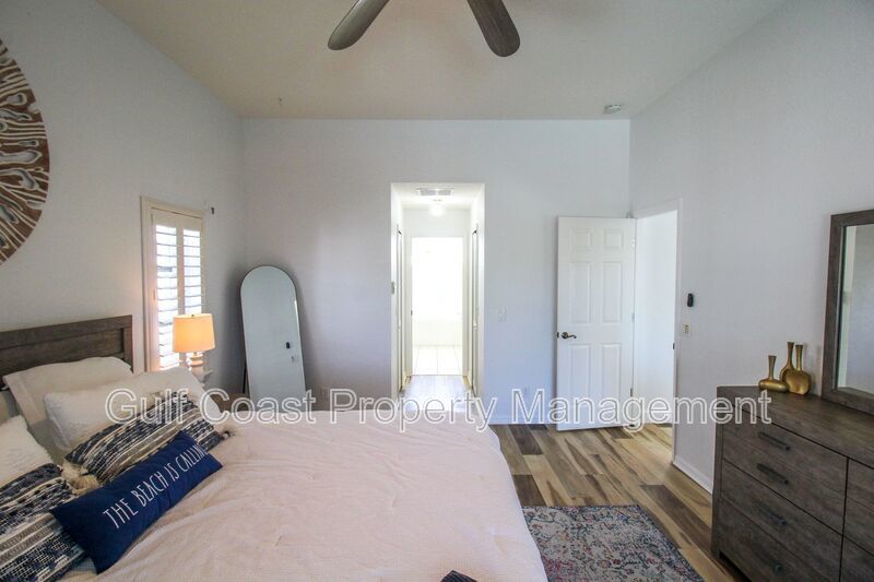 Waterfront Pool Home in Burnt Shore Isles property image