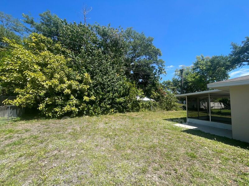 Bright Updated Venice Home with Lanai & Large Yard property image