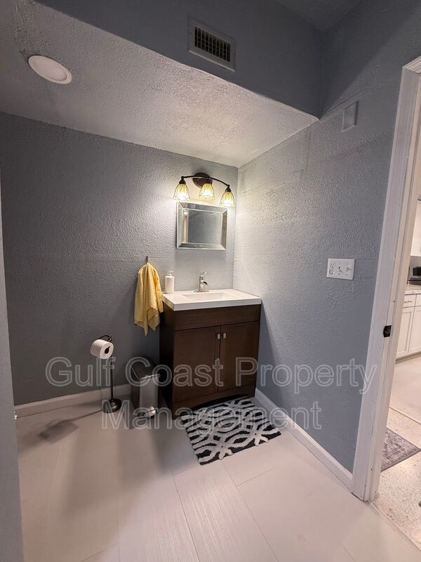 13880 Tamiami Trl property image