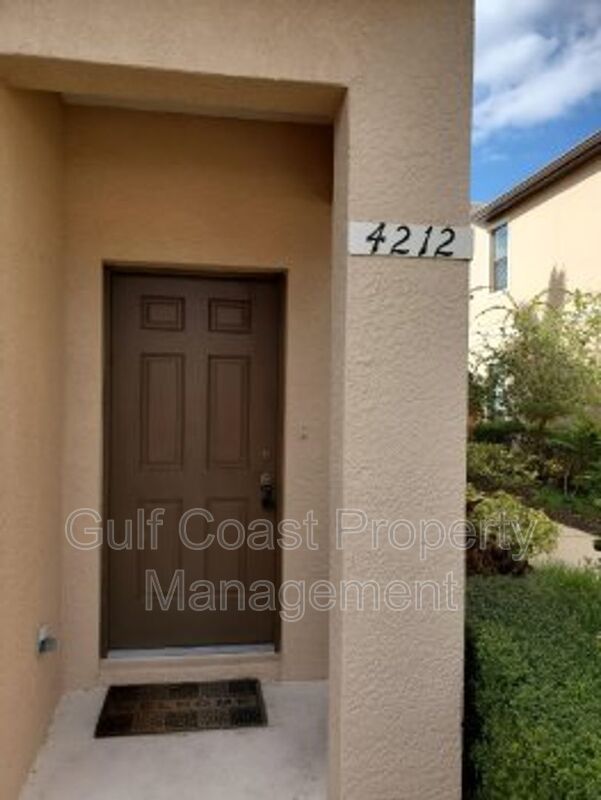 Updated Annual Condo Rental in Gated Stoneridge Located Near 1-75 & Downtown Sarasota property image