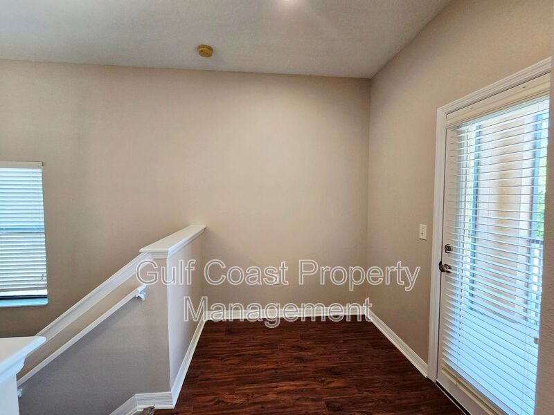 Updated Annual Condo Rental in Gated Stoneridge Located Near 1-75 & Downtown Sarasota property image