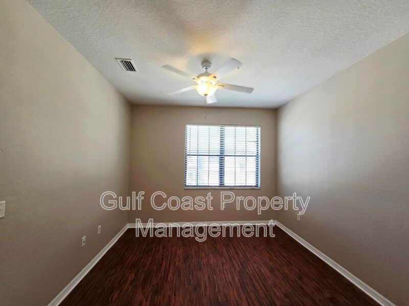 Updated Annual Condo Rental in Gated Stoneridge Located Near 1-75 & Downtown Sarasota property image