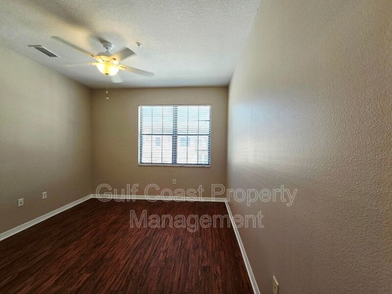 Updated Annual Condo Rental in Gated Stoneridge Located Near 1-75 & Downtown Sarasota property image