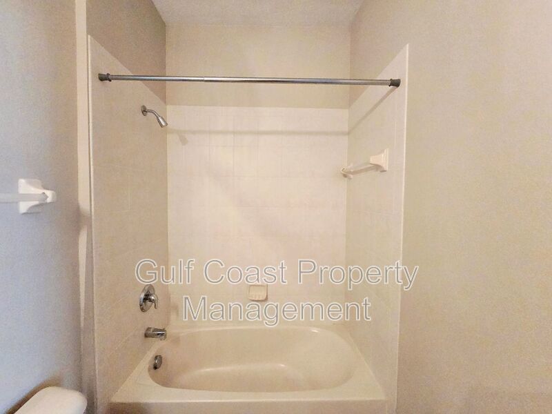 Updated Annual Condo Rental in Gated Stoneridge Located Near 1-75 & Downtown Sarasota property image