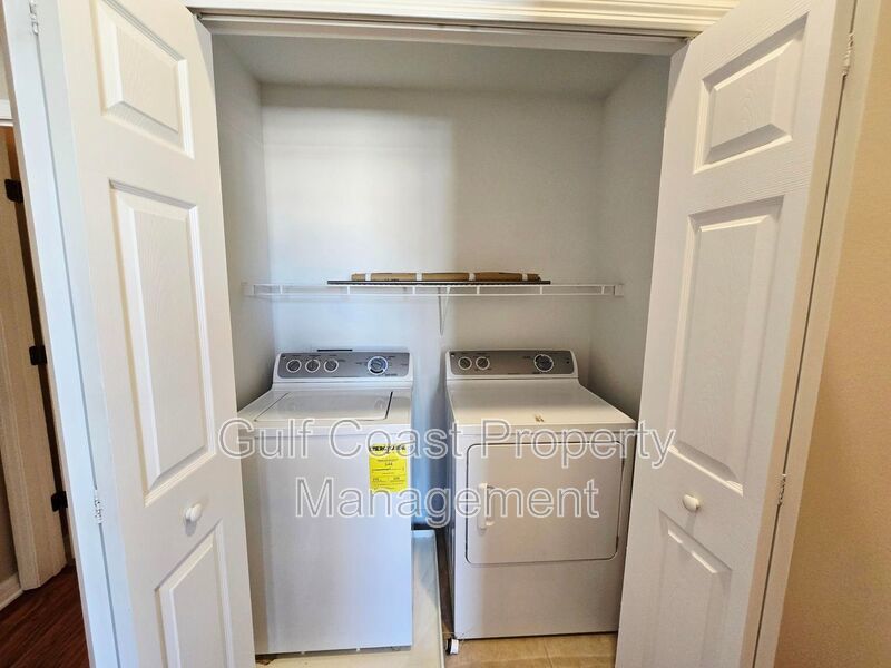 Updated Annual Condo Rental in Gated Stoneridge Located Near 1-75 & Downtown Sarasota property image