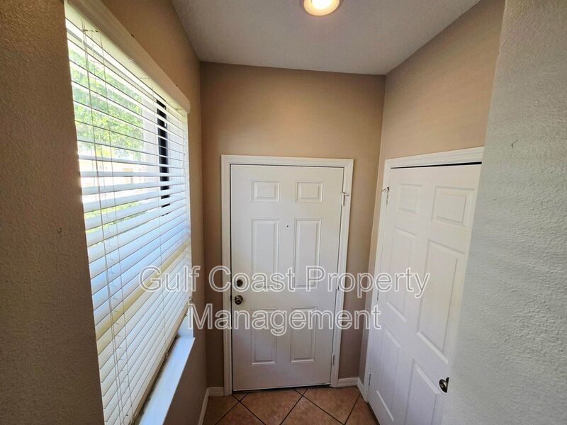 Updated Annual Condo Rental in Gated Stoneridge Located Near 1-75 & Downtown Sarasota property image