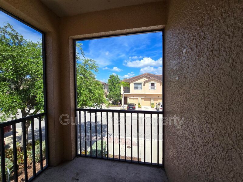 Updated Annual Condo Rental in Gated Stoneridge Located Near 1-75 & Downtown Sarasota property image