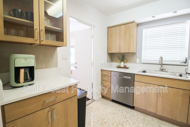West of Trail Mid-Century Gem with New Designer Kitchen & Oversized Corner Lot property image