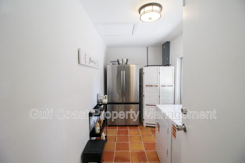 West of Trail Mid-Century Gem with New Designer Kitchen & Oversized Corner Lot property image