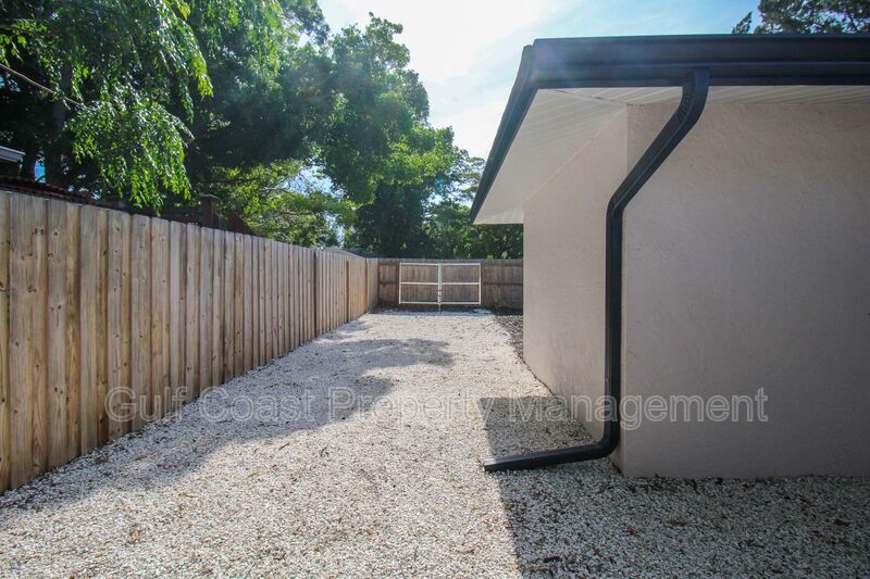 West of Trail Mid-Century Gem with New Designer Kitchen & Oversized Corner Lot property image