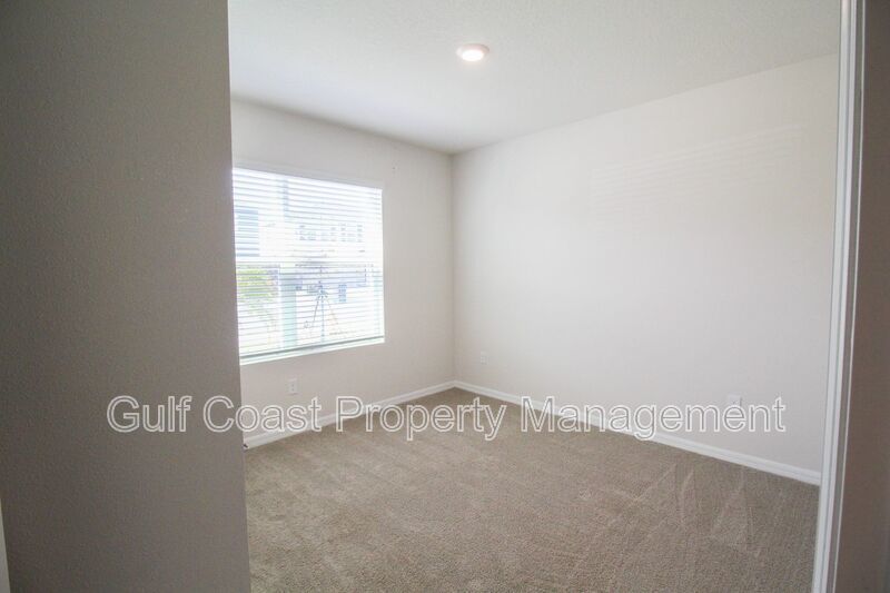 Annual Lakeview Retreat in Gated Solera – 4BR Home with Fenced Yard & Lake View property image
