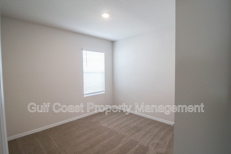 Annual Lakeview Retreat in Gated Solera – 4BR Home with Fenced Yard & Lake View property image