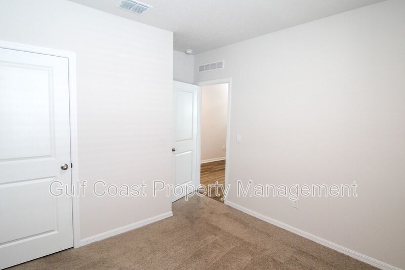 Annual Lakeview Retreat in Gated Solera – 4BR Home with Fenced Yard & Lake View property image
