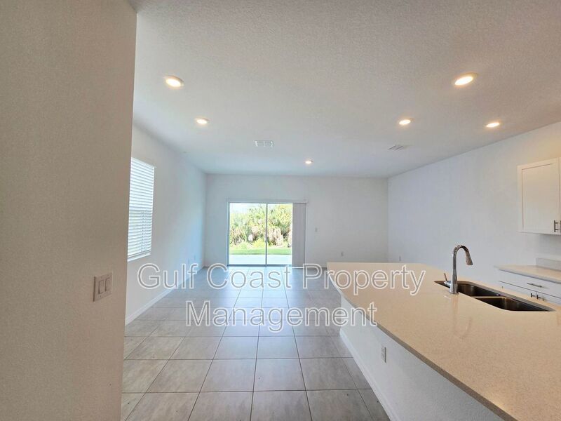 Annual End-Unit Townhome with 3 Bedrooms in Edgestone at Artisan Lakes property image