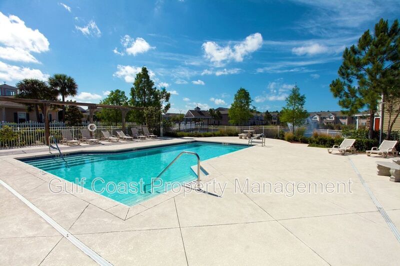 Beautiful 2/2 Condo in Gated Bay Pointe at Cortez – Resort-Style Living Near Anna Maria Island property image