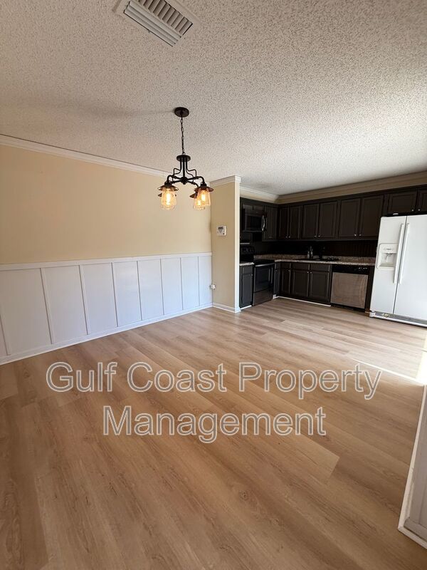 5249 CEDARBEND DR Unit 1 property image