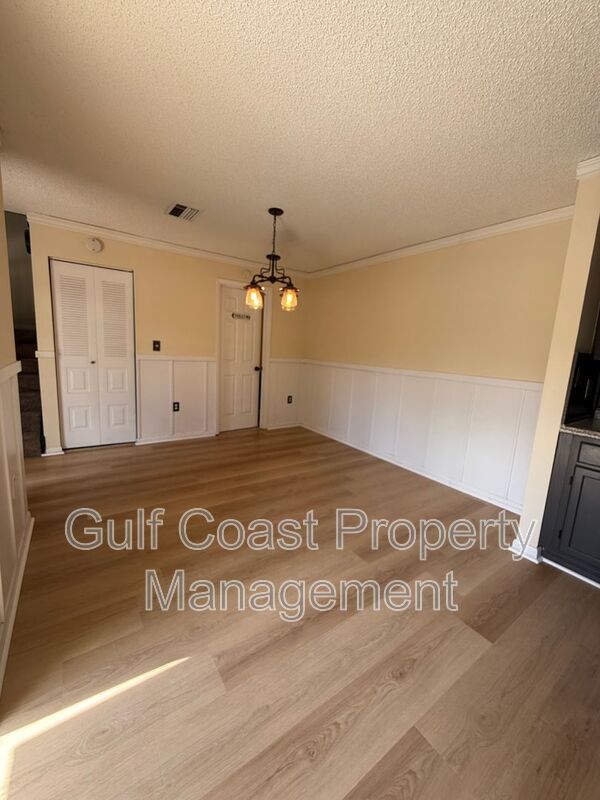 5249 CEDARBEND DR Unit 1 property image