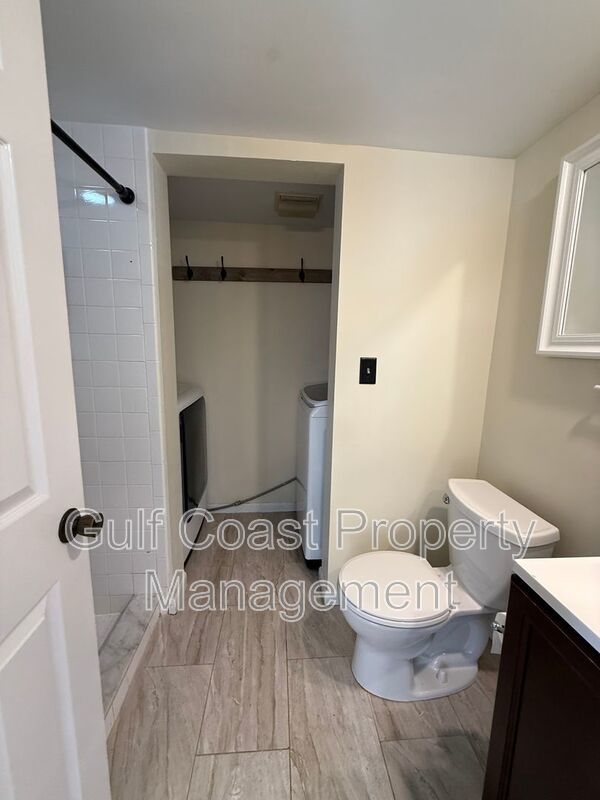 5249 CEDARBEND DR Unit 1 property image