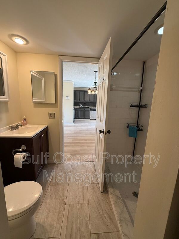 5249 CEDARBEND DR Unit 1 property image