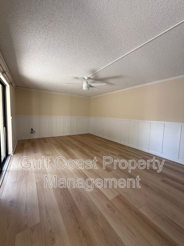 5249 CEDARBEND DR Unit 1 property image