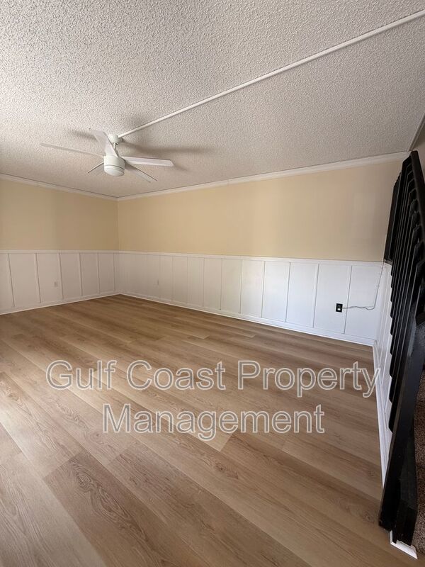 5249 CEDARBEND DR Unit 1 property image