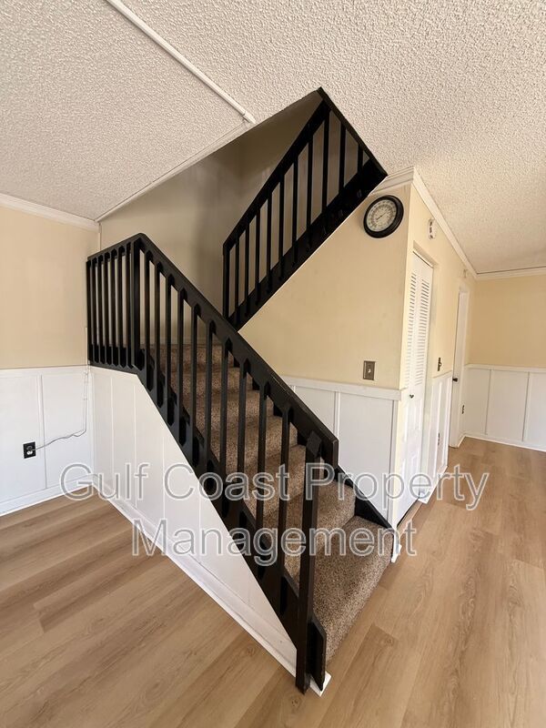 5249 CEDARBEND DR Unit 1 property image