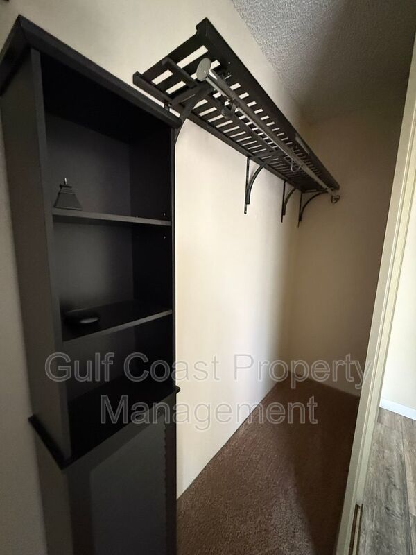 5249 CEDARBEND DR Unit 1 property image