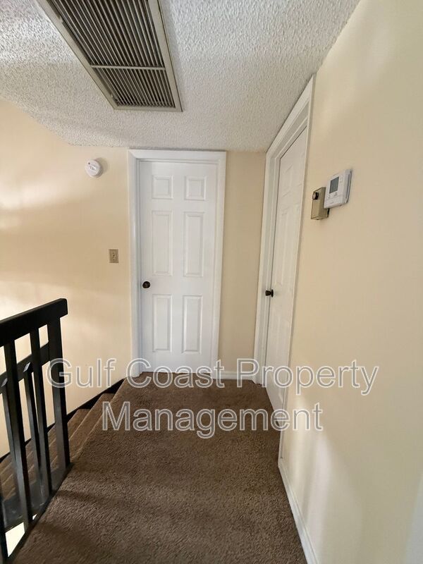 5249 CEDARBEND DR Unit 1 property image