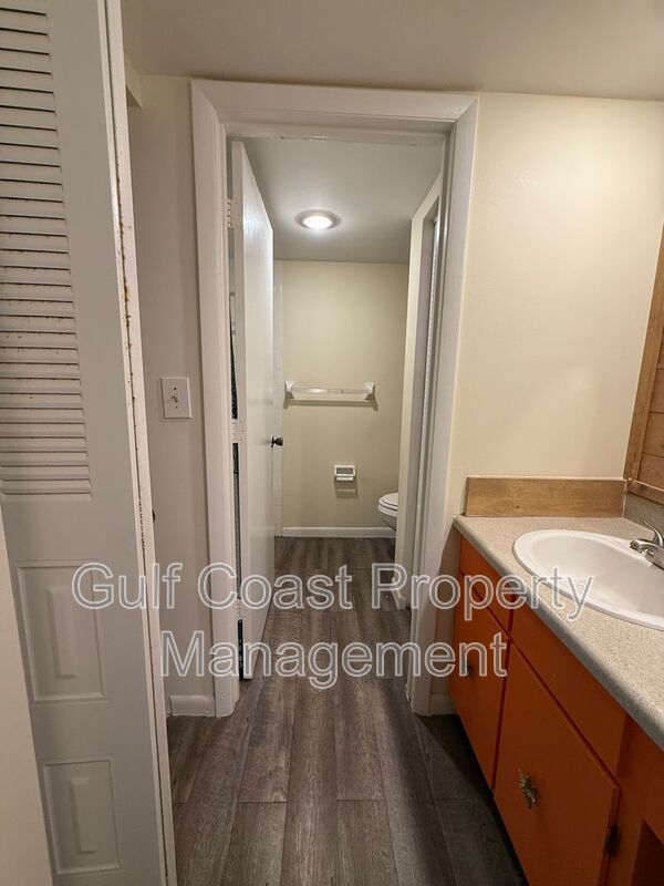 5249 CEDARBEND DR Unit 1 property image