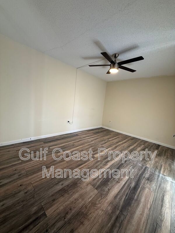 5249 CEDARBEND DR Unit 1 property image