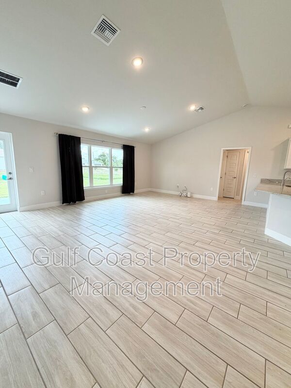 4865 Manila Ave property image