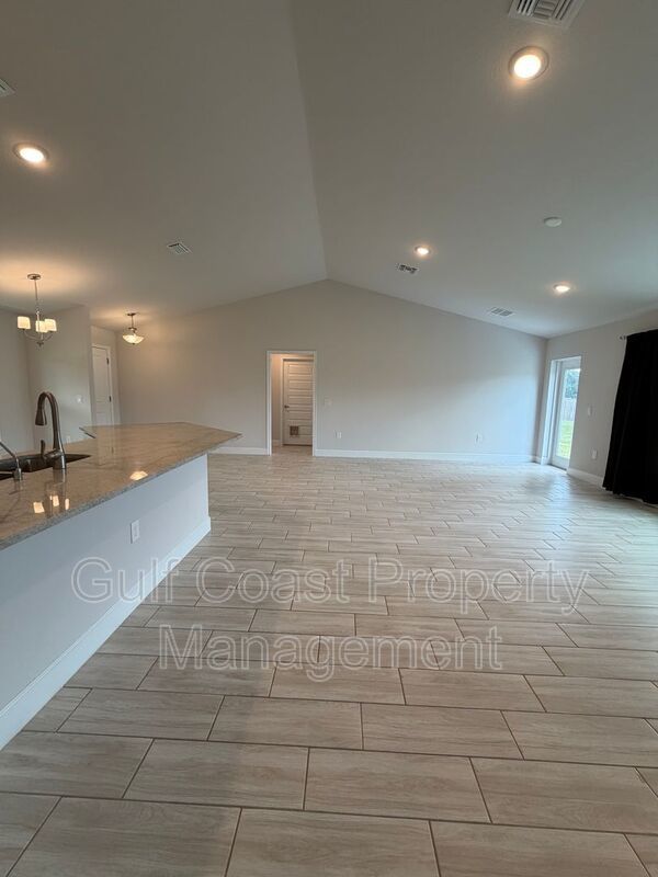4865 Manila Ave property image