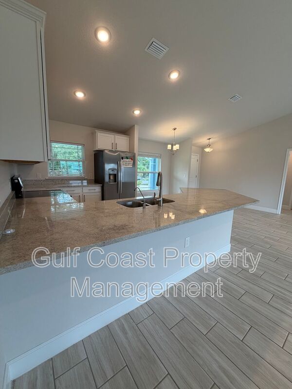 4865 Manila Ave property image