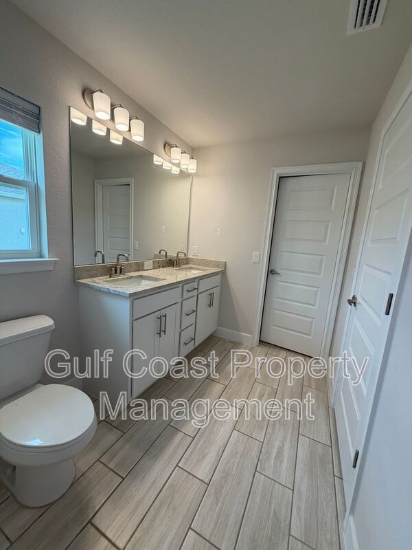 4865 Manila Ave property image