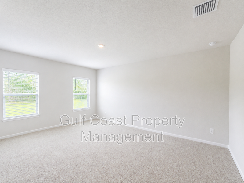 Spacious 4-Bedroom Annual Rental with Modern Finishes & Preserve View property image