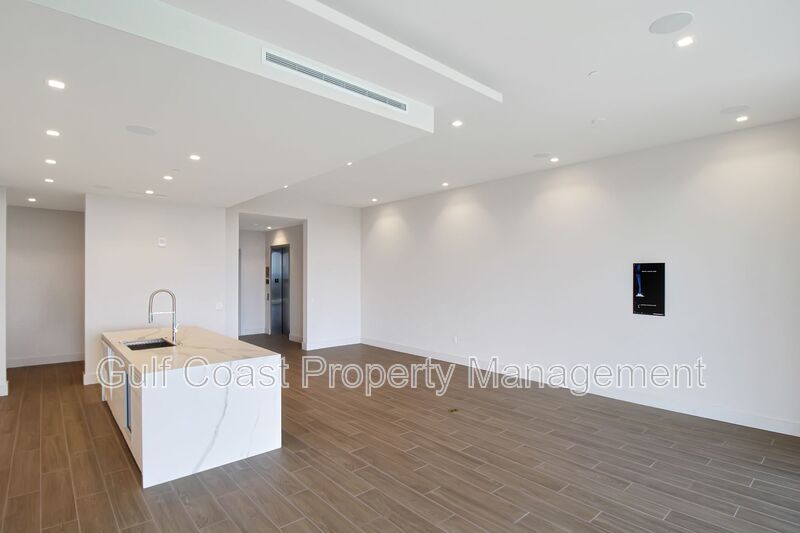 Unfurnished Luxury Rental at The St. Regis Longboat Key property image