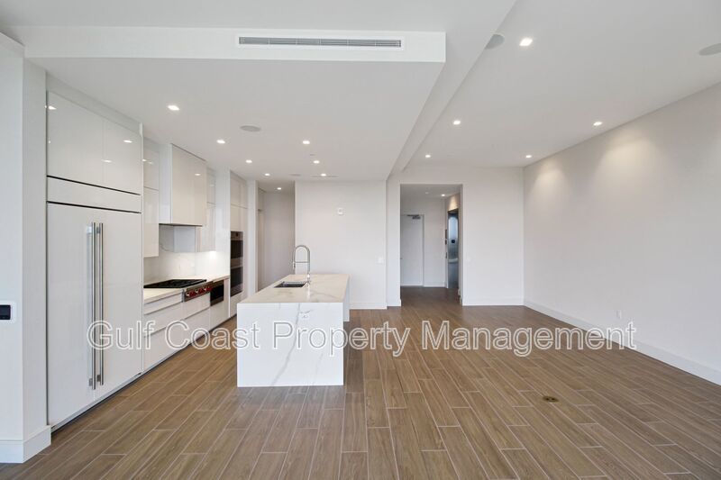 Unfurnished Luxury Rental at The St. Regis Longboat Key property image
