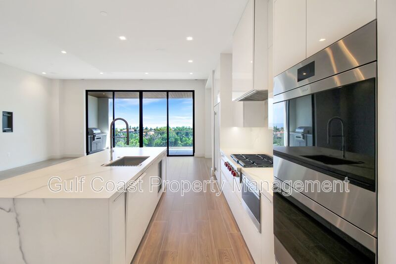 Unfurnished Luxury Rental at The St. Regis Longboat Key property image