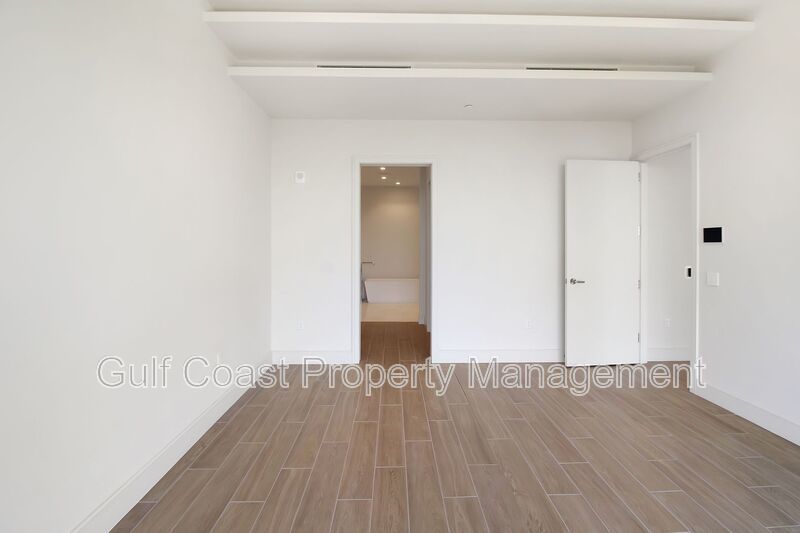 Unfurnished Luxury Rental at The St. Regis Longboat Key property image