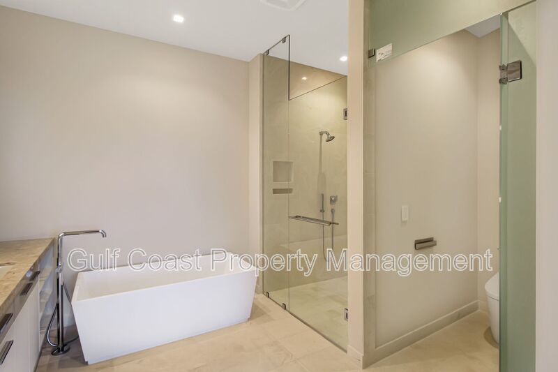 Unfurnished Luxury Rental at The St. Regis Longboat Key property image