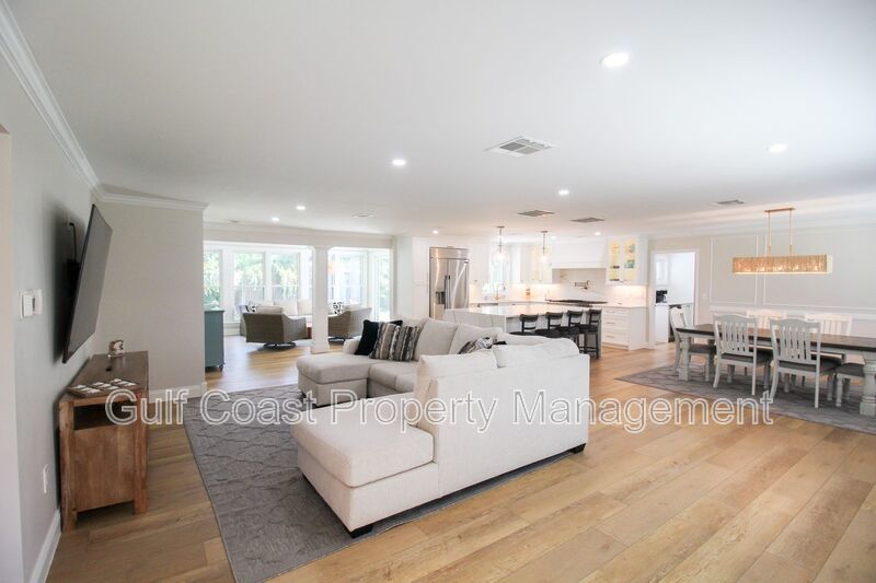 Luxury Annual Rental with Resort-Style Pool on Longboat Key property image