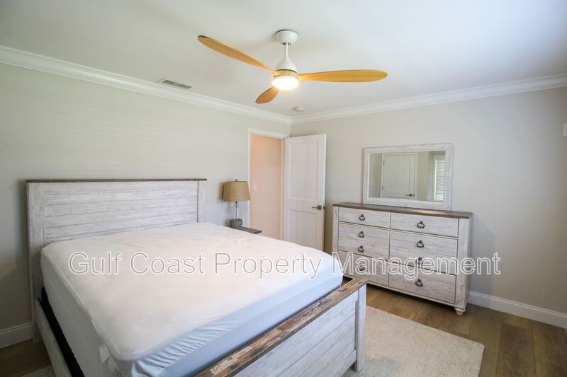 Luxury Annual Rental with Resort-Style Pool on Longboat Key property image