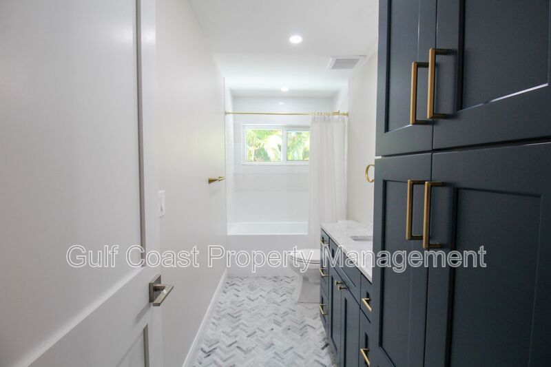 Luxury Annual Rental with Resort-Style Pool on Longboat Key property image
