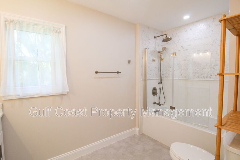Luxury Annual Rental with Resort-Style Pool on Longboat Key property image