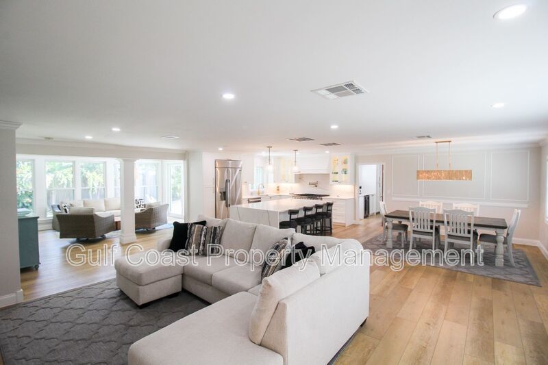 Luxury Annual Rental with Resort-Style Pool on Longboat Key property image