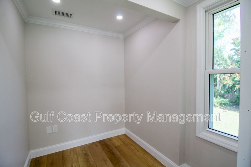 Luxury Annual Rental with Resort-Style Pool on Longboat Key property image