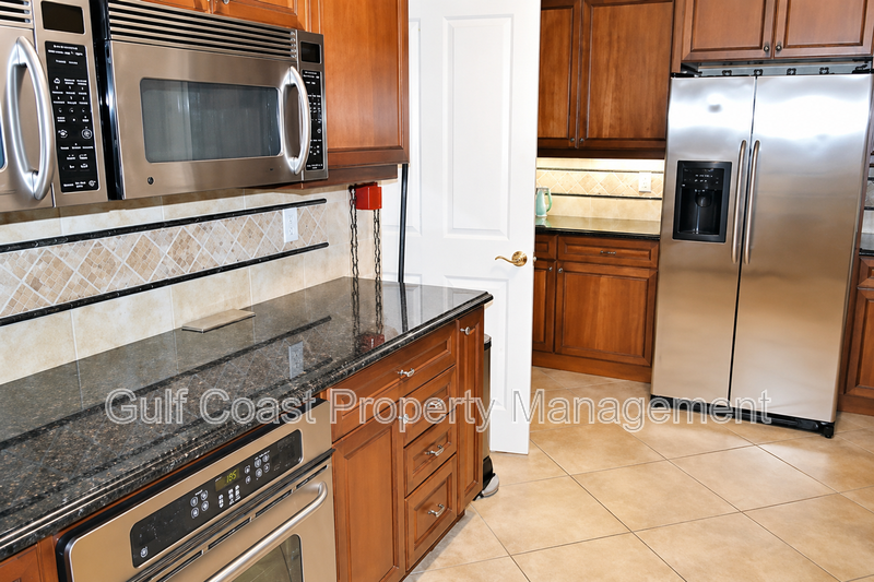 Annual Luxury Lakeview Condo with 3 Bedrooms + Den, Private Garage & Resort-Style Amenities property image